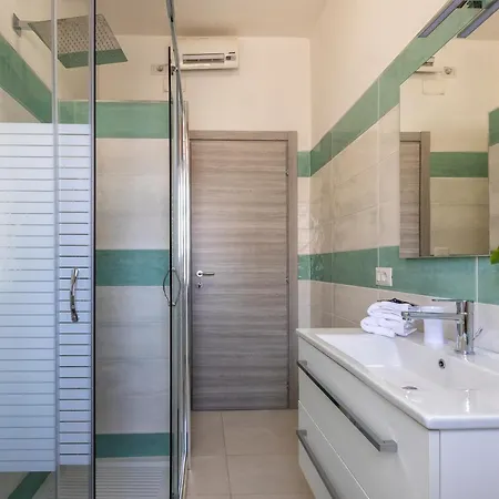 Sardinia Oda ve Kahvaltı 3*